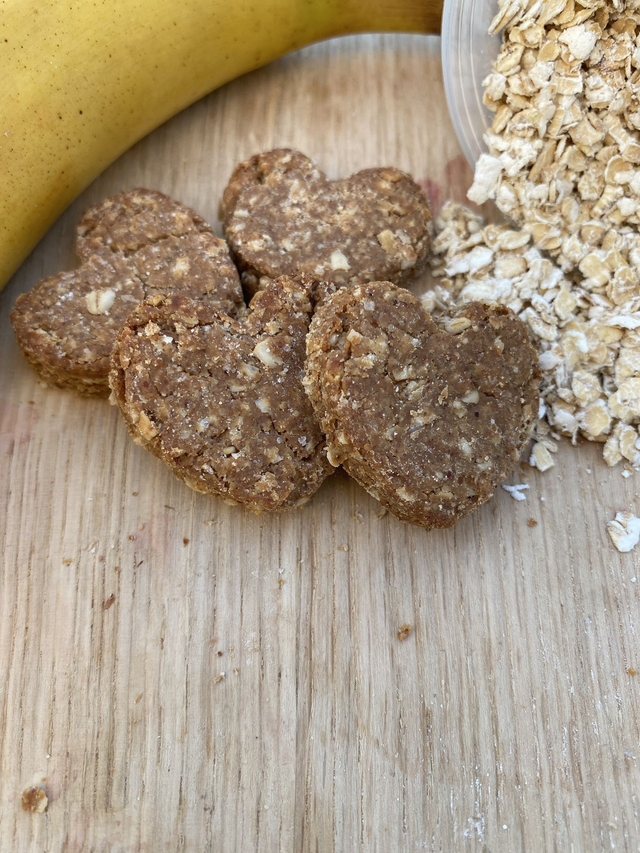 Peanut Butter &amp; Banana Homemade Dog Treats