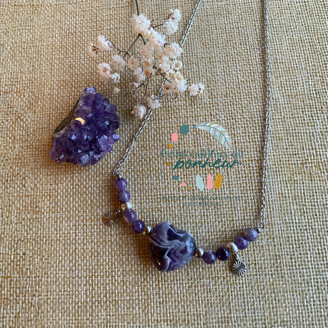Collier coeur en améthyste chevronnée 