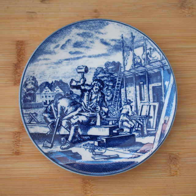 Delfts Blauw | Sierschoteltje (diameter 14,5 cm | hoogte 2 cm) &#039;De Timmerman&#039; motief in blauwe kleur | Vintage