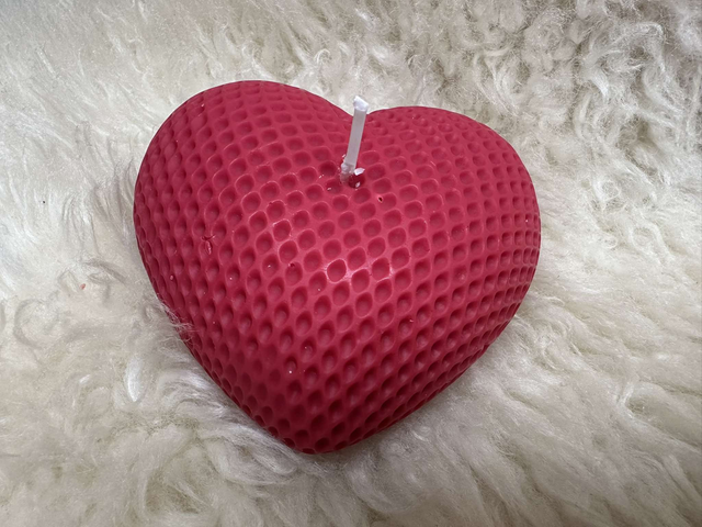Bougie sculptée coeur molletonné 