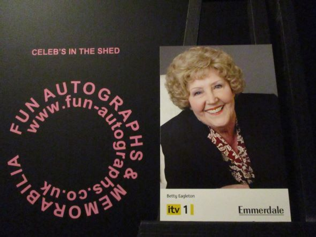 Paula Tilbrook (Betty Eagleton) Original Emmerdale Yellow &amp; Black Itv1 Logo Cast Card