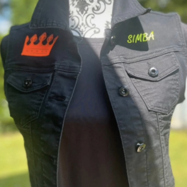 Blouson jeans noir customisé le roi lion 34/36