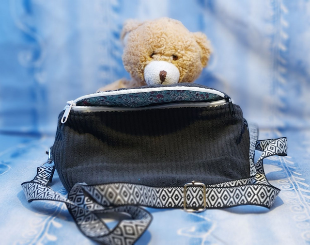 Sac Banane velours côtelés grise