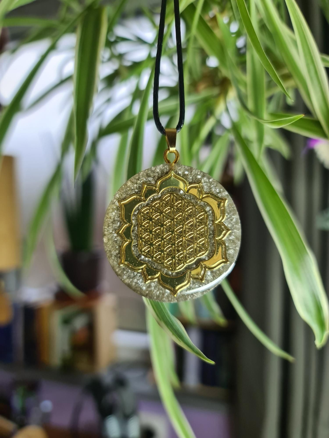 Amulette Fleur de vie lotus Quartz