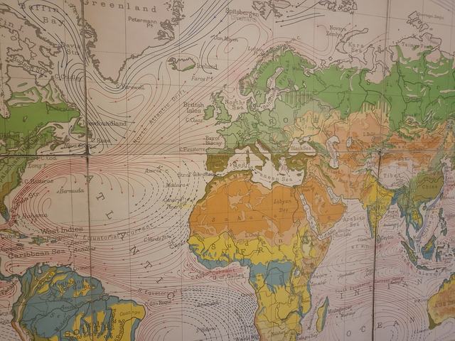 World - Vegetation and Ocean Currents
