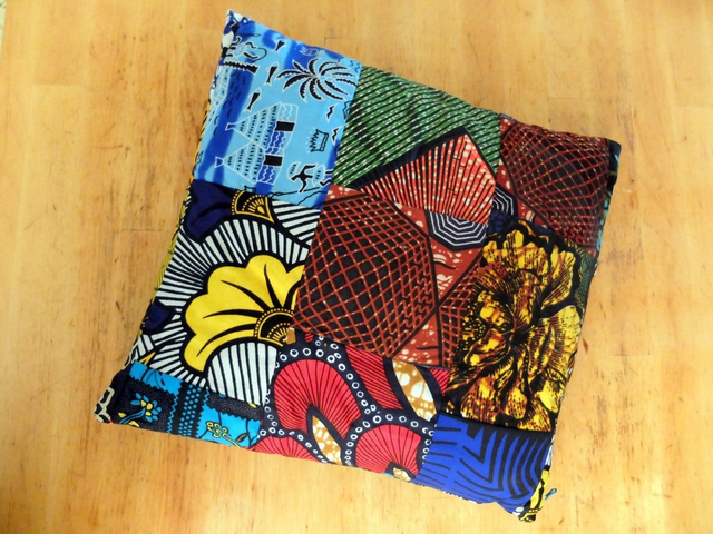 Housse de coussin KËR - 40x40cm - Patchwork wax