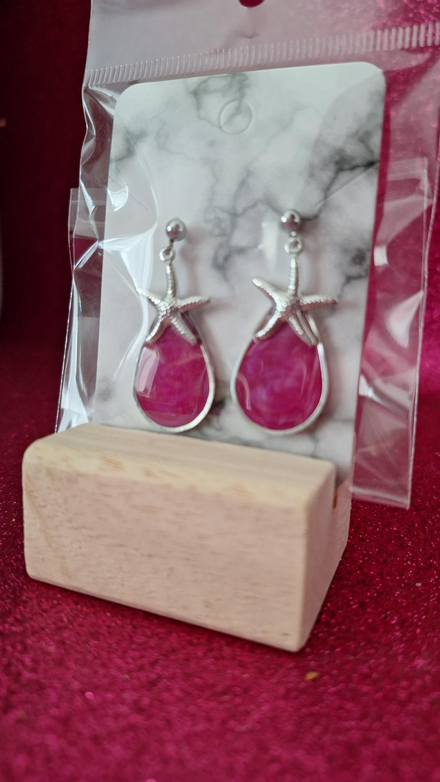 Boucles d&#039;oreilles Étoiles argentées/ Fushia