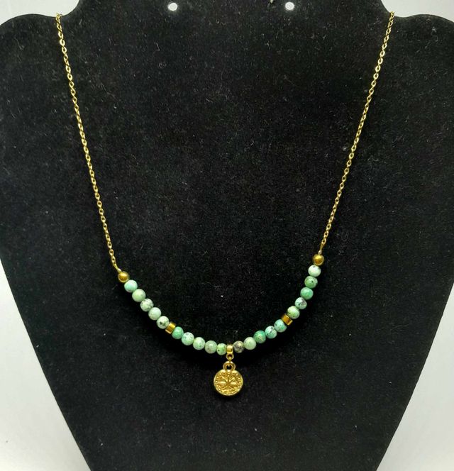 Collier  turquoise africaine acier or inoxydable