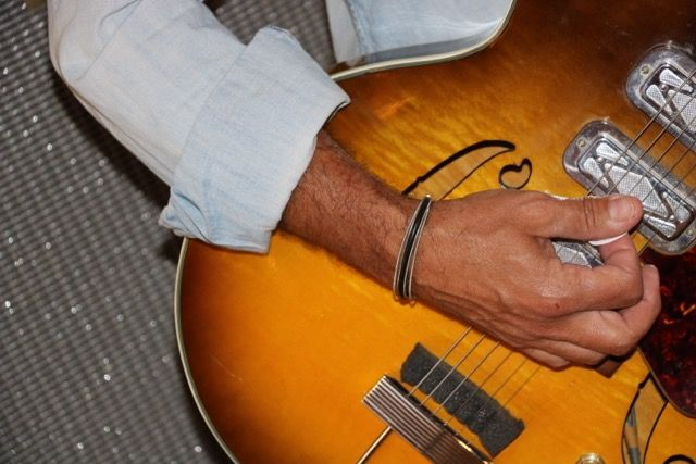 SLINKY by Yarol Poupaud - Bracelet corde de guitare surcyclée - 100% LIVE