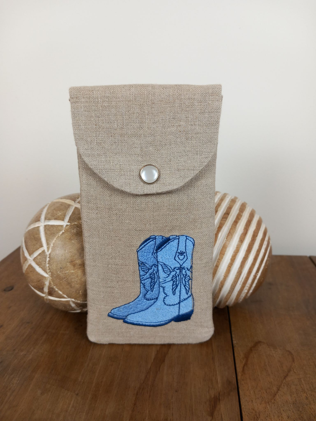 Étui à lunettes ou pochette téléphone lin brodé &quot;Bottes santiags bleues&quot;