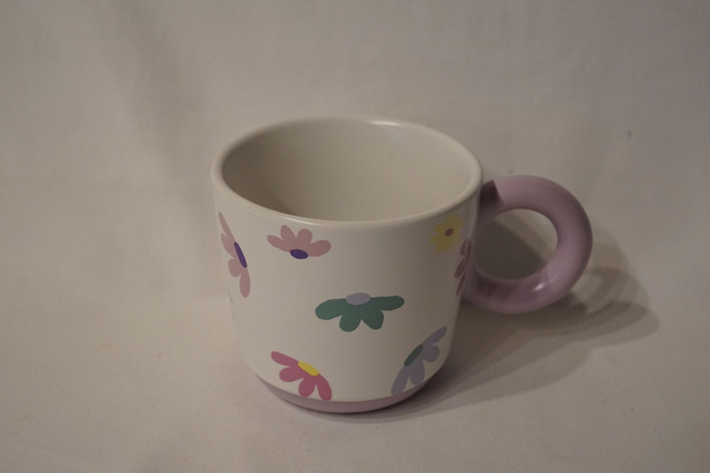 Tasse mit Blumen 