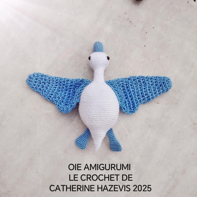 2025 OIE AMIGURUMI BLEU FONCÉ 