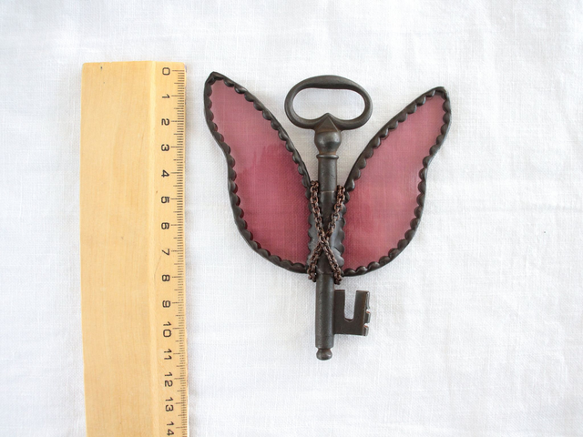 🗝️ Clé volante "Dark Fantasy" en vitrail