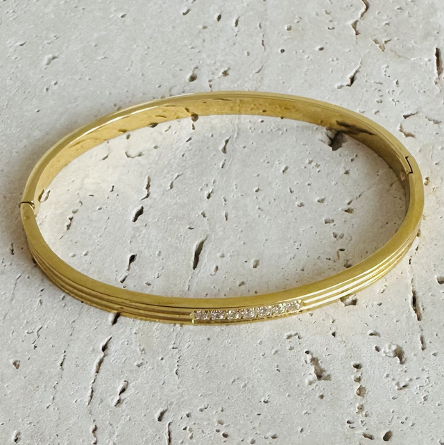 Cuff armband