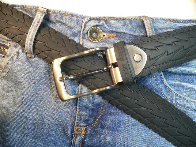 Pneu de vélo VTC noir relief, SION PRESS