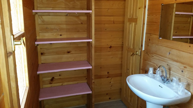 Chalet climatisé avec télé 4 Personnes 7 nuits