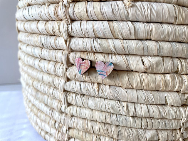 Puces d’oreilles coeurs - Couleurs variées (tons chauds)