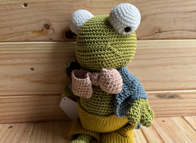 (942) Mr crapaud en coton de 29cm