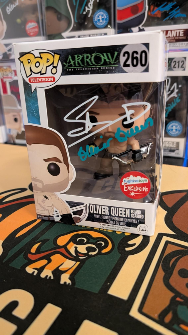 Funko Pop DC Arrow Oliver Queen Island Scarred 260 Signed By Stephen Amell with SWAU COA 
