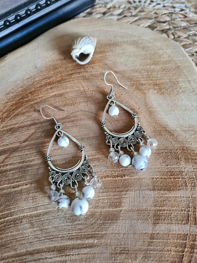 Boucles Howlite