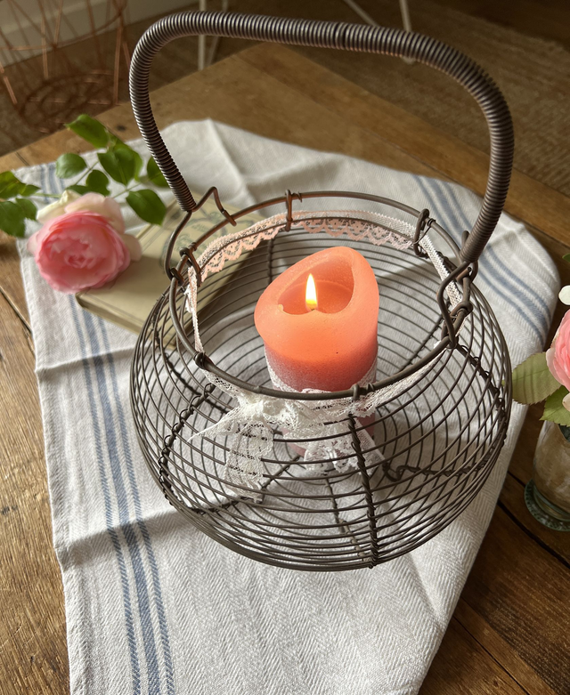 PAULETTE - Le panier à oeufs ou à salade ancien, filaire