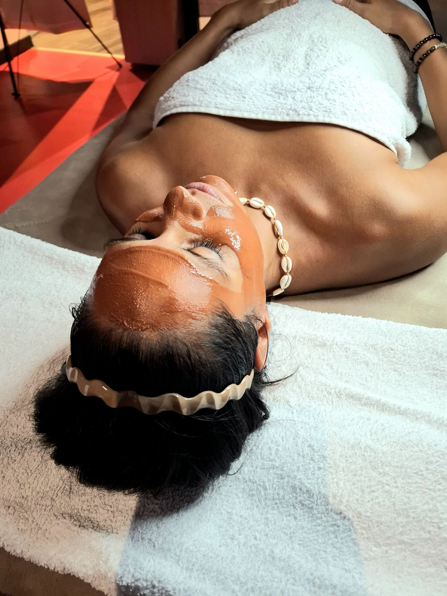SOIN DU VISAGE : gommage et massage