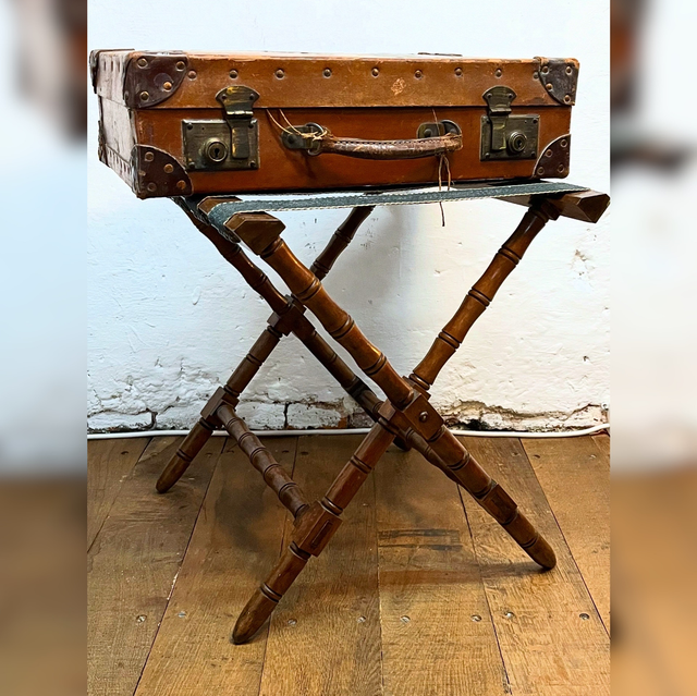 An Elegant Edwardian Mahogany Luggage Stand