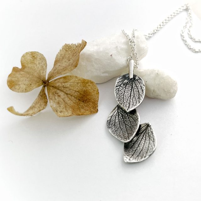 Hydrangea III pendant