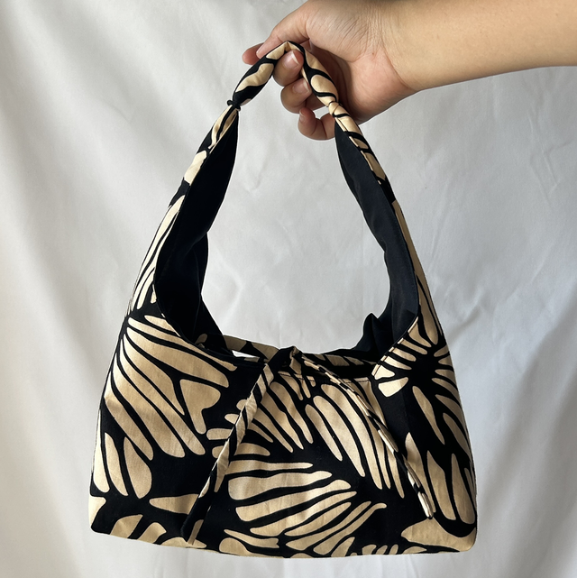Sac à main noir et beige
