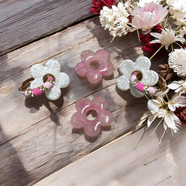 Pampilles Fleur Rose &amp; Blanc – Bijou Fantaisie Chic avec Détails Dorés