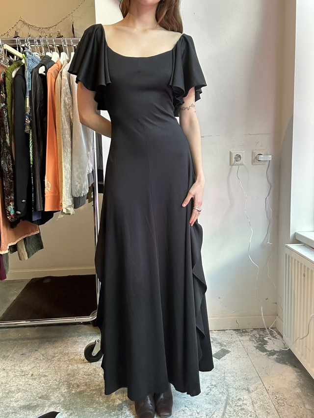 black flowy maxi dress