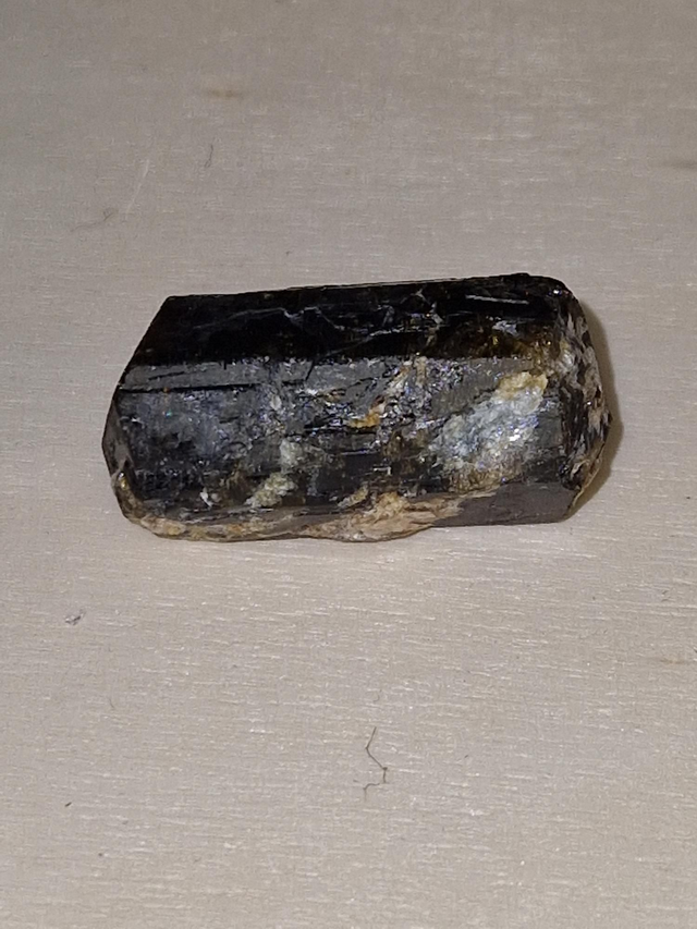 Tourmaline brune (Dravite) / 068