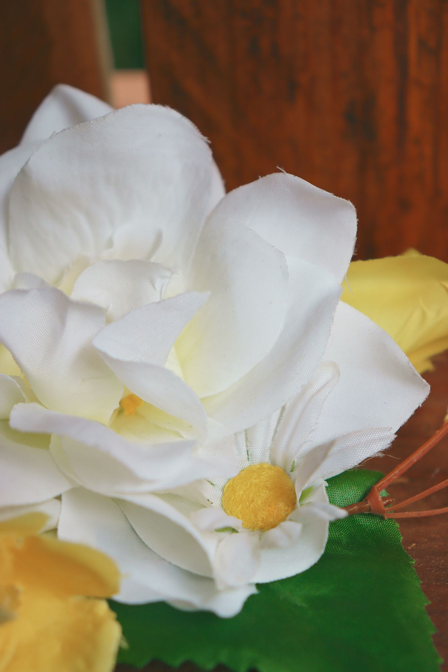 Hair flowers • L • White & yellow