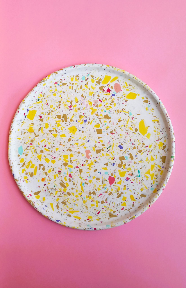 Biała taca dekoracyjna, lastryko, okrągła taca kawowa, 27 cm