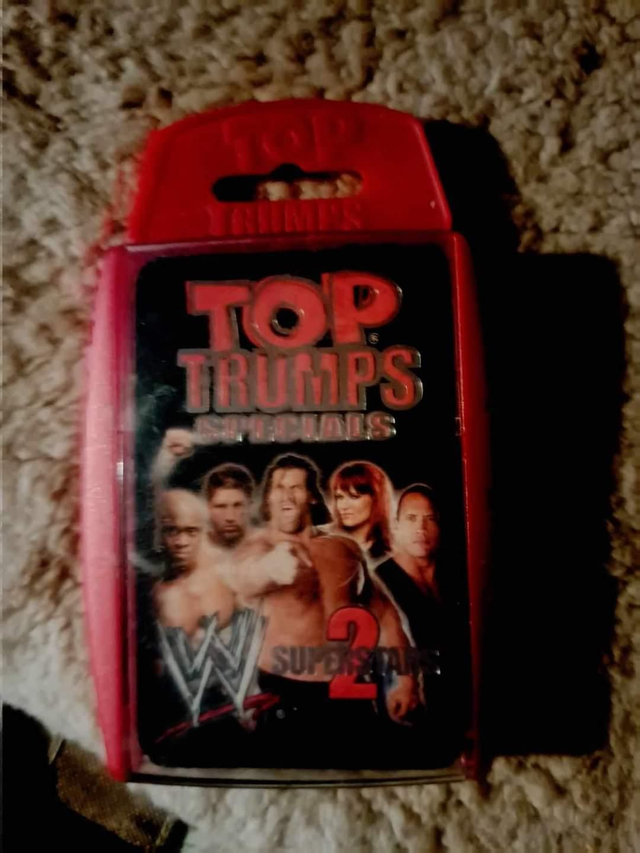 Jeu top trumps
Rouge