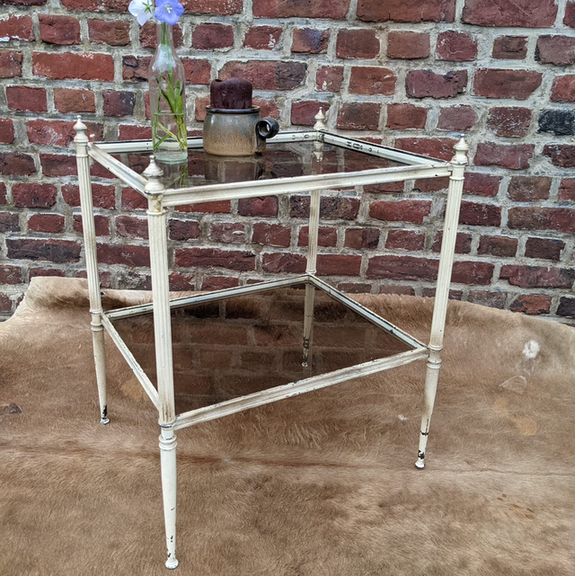 Desserte en métal crème