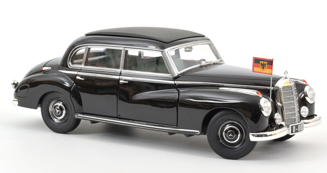 Mercedes Benz 300 "Konrad Adenauer" 1955 Norev 1:18