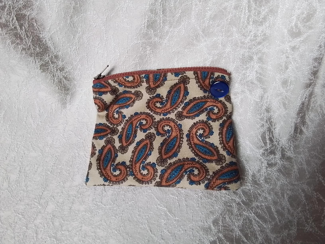 Paisley Zipped Purse