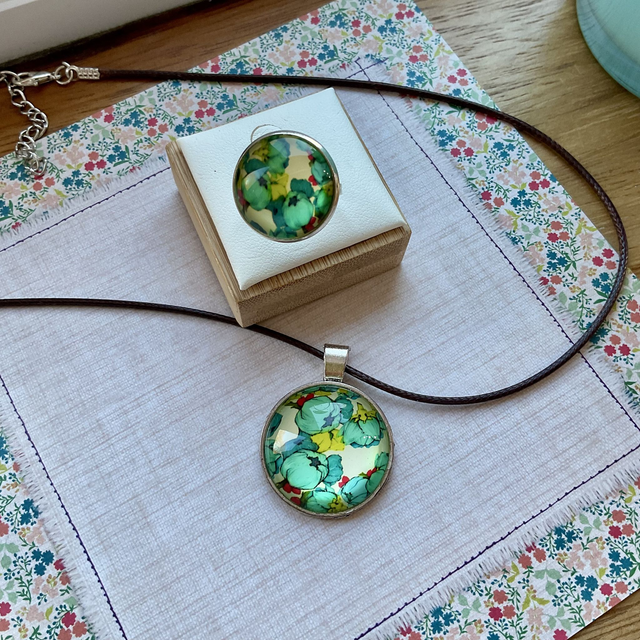 Stainless steel necklace and ring set. Coordinated jewellery.