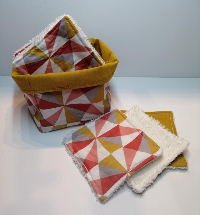 Carrés démaquillants éponge et panière assortie 