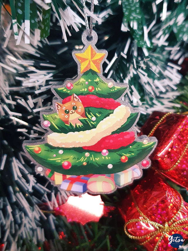 Suspension arbre de Noël et petit chat