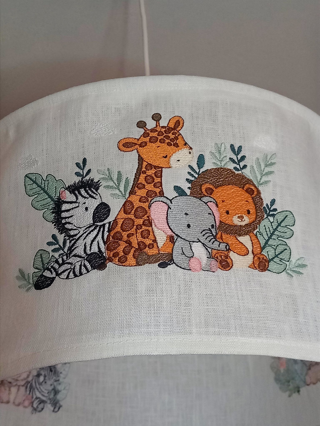 Abat-jour lin brodé - trois broderies Animaux de la savane - luminaire  chambre enfant diamètre 35 cm