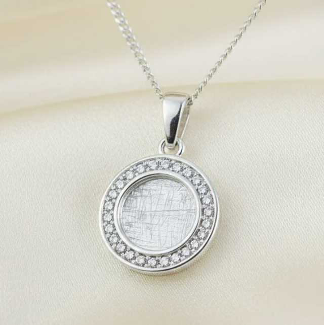 Sparkling Circle Necklace