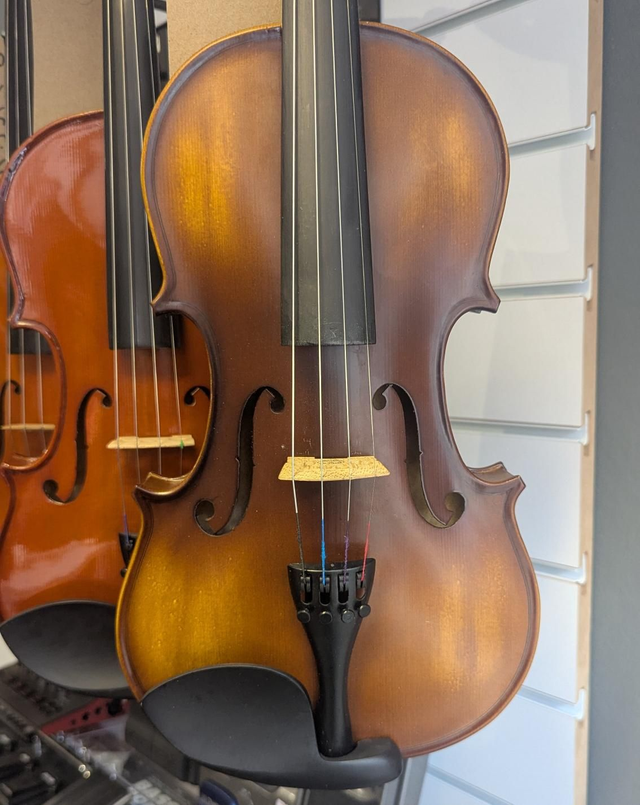 Starter Violin set with case &amp; bow