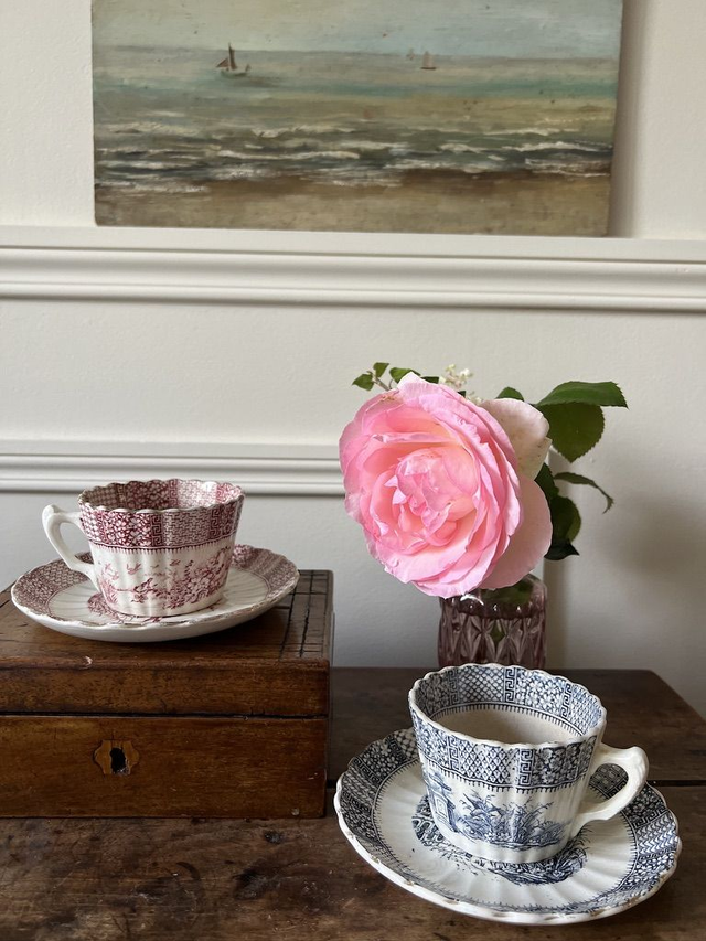 DENTELLE - Les grandes Tasses à café &amp; sous-tasses de la manufacture Royale de Lunéville - Terre de Fer