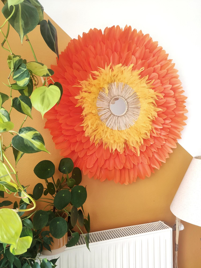 Jujuhat plumes oranges et jaune et raphia naturel