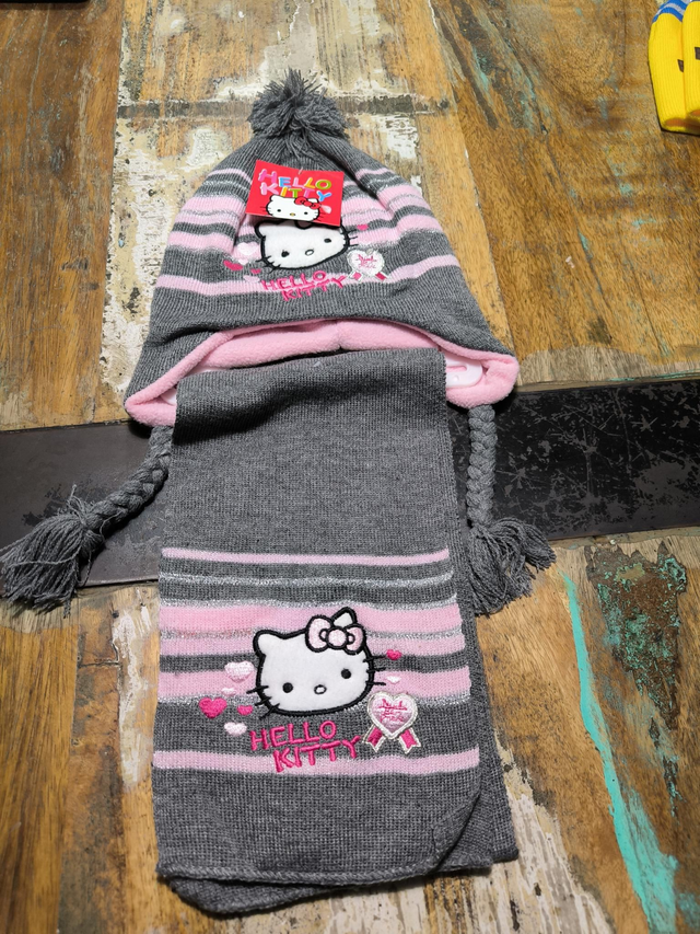 ENSEMBLE CHAPKA ÉCHARPE HELLO KITTY