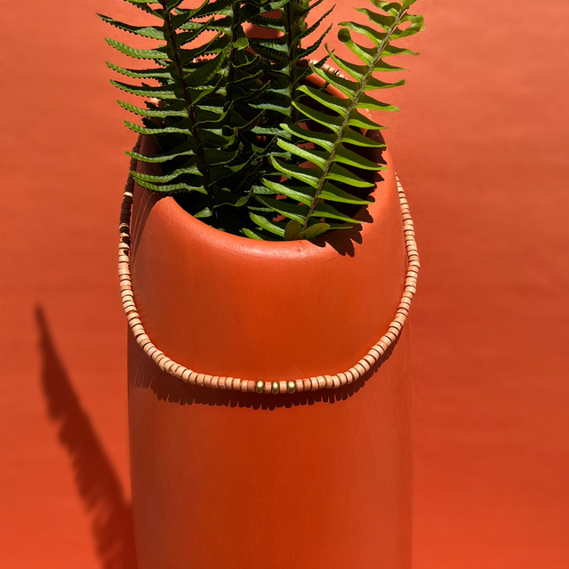 Colar Ponto Dourado Curto