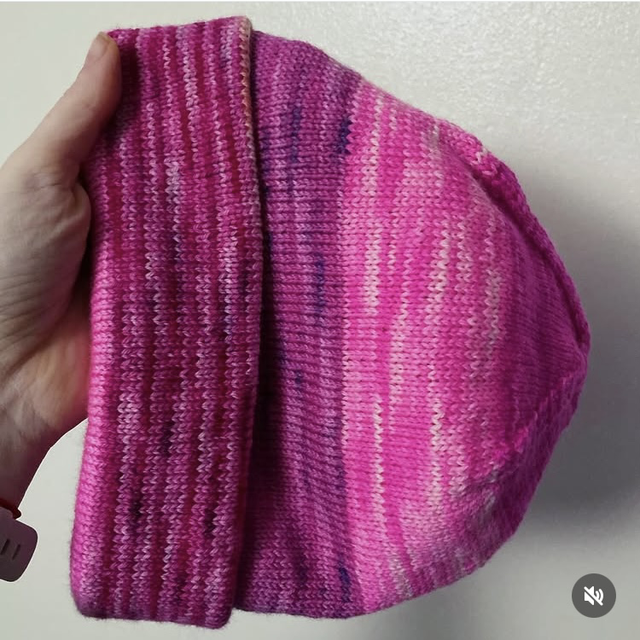 'Pink Chaos' - Reversible hand-knit hat