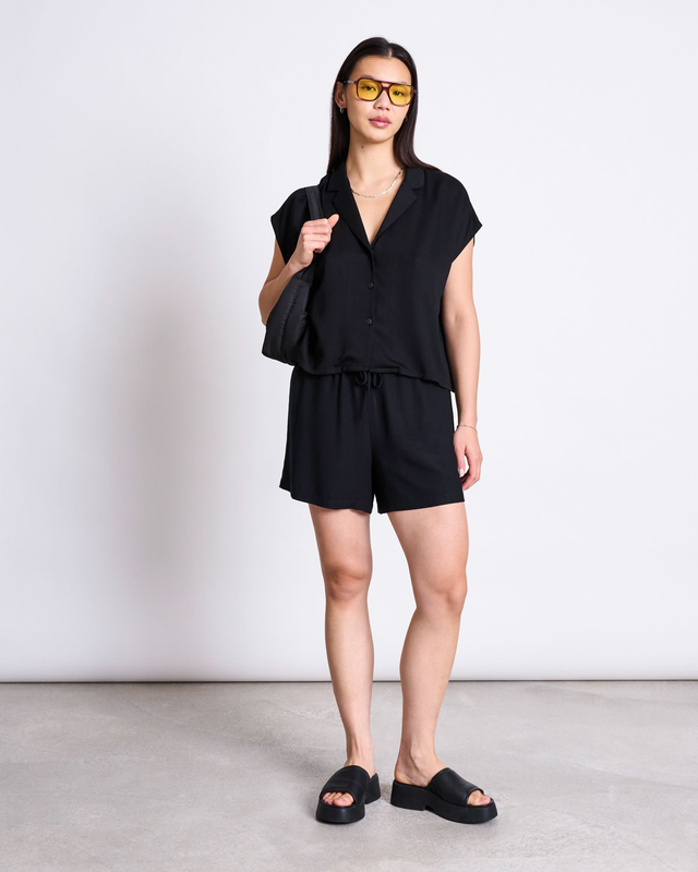 JAN 'N JUNE DRAWSTRING SHORTS LOV BLACK